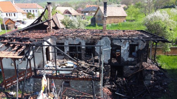 Tűz pusztította el a felsősófalvi gyülekezeti házat
